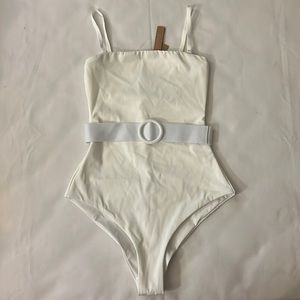 NWT: SKIMS SHAPING SWIM STRAPLESS ONE PIECE